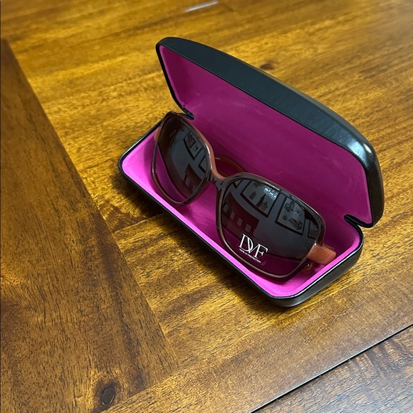 Diane Von Furstenberg Accessories - Diane Von Furstenberg Women's Sunglasses in Rich Brown